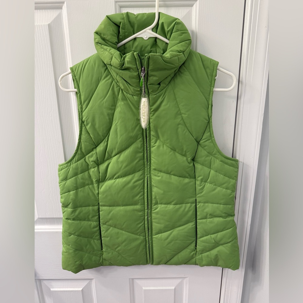 Kenneth Cole Reaction women’s green puffer vest brand new medium
